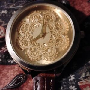 Elegant Gold Women's Watch